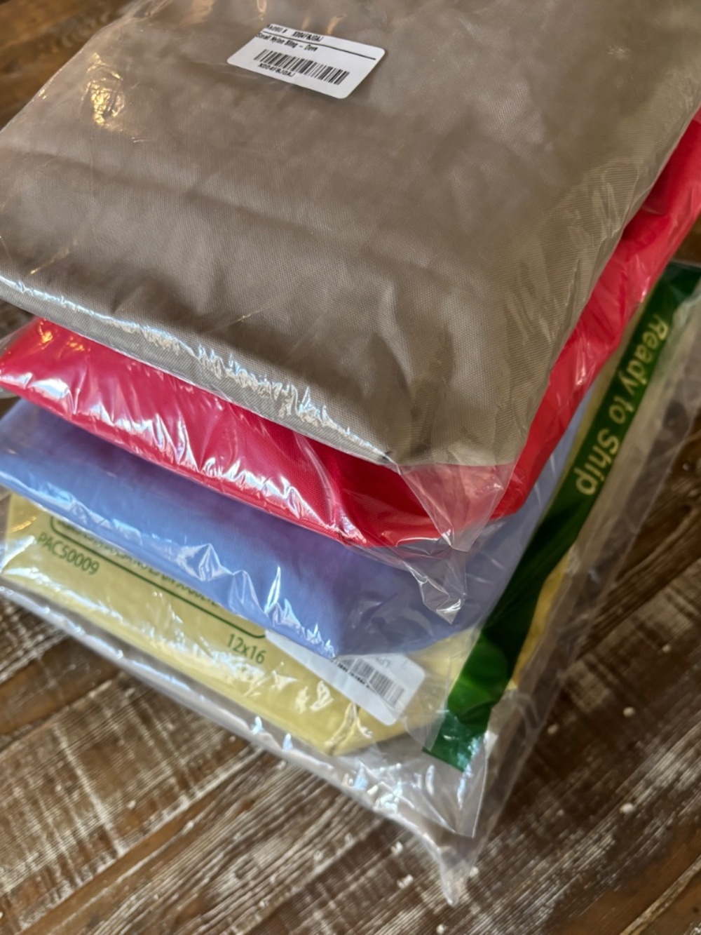 BAGGU Small Nylon Sling Bag - Dove - NWT - Picture 6 of 8